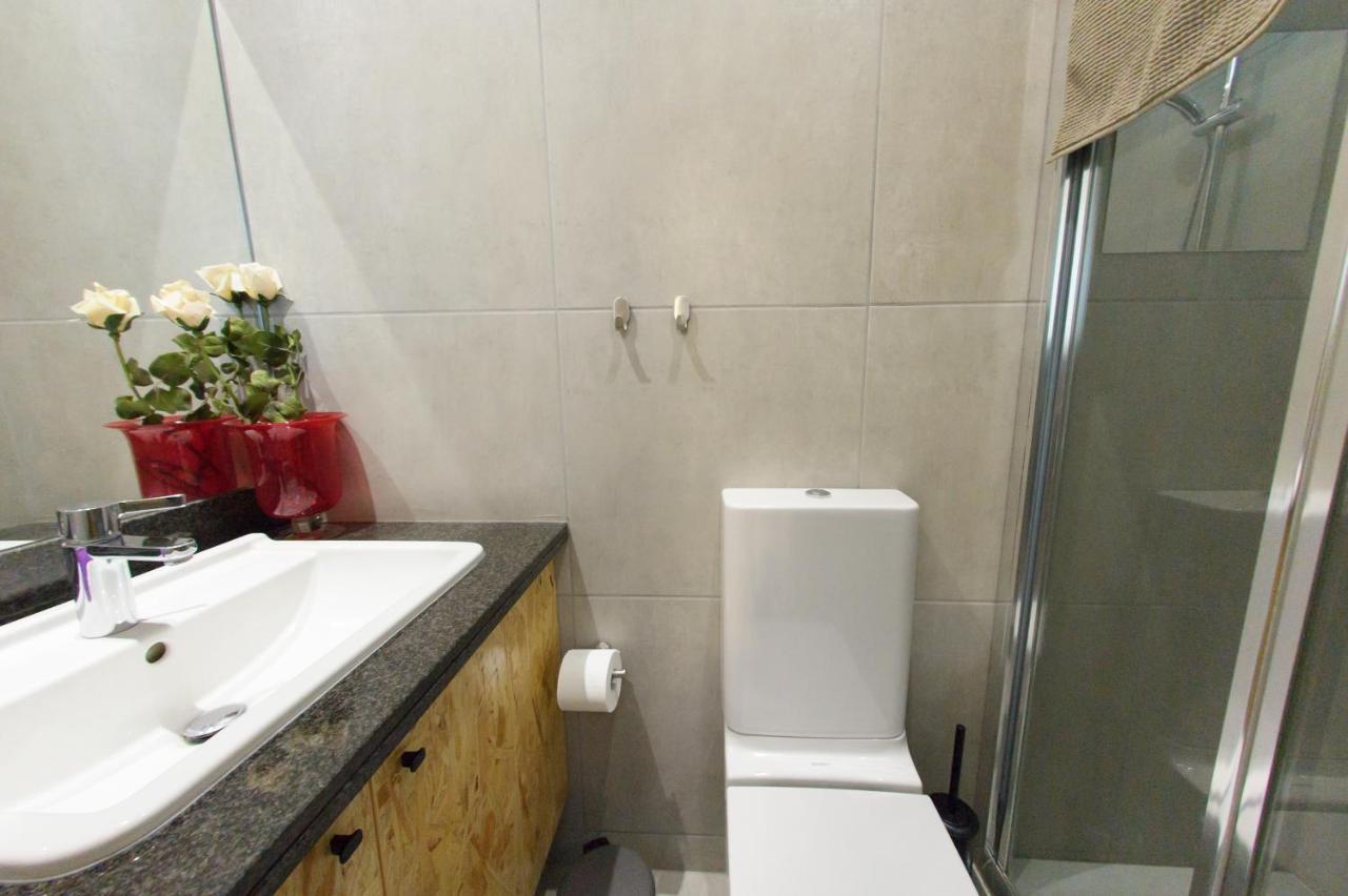Strovolos Value Suites מראה חיצוני תמונה